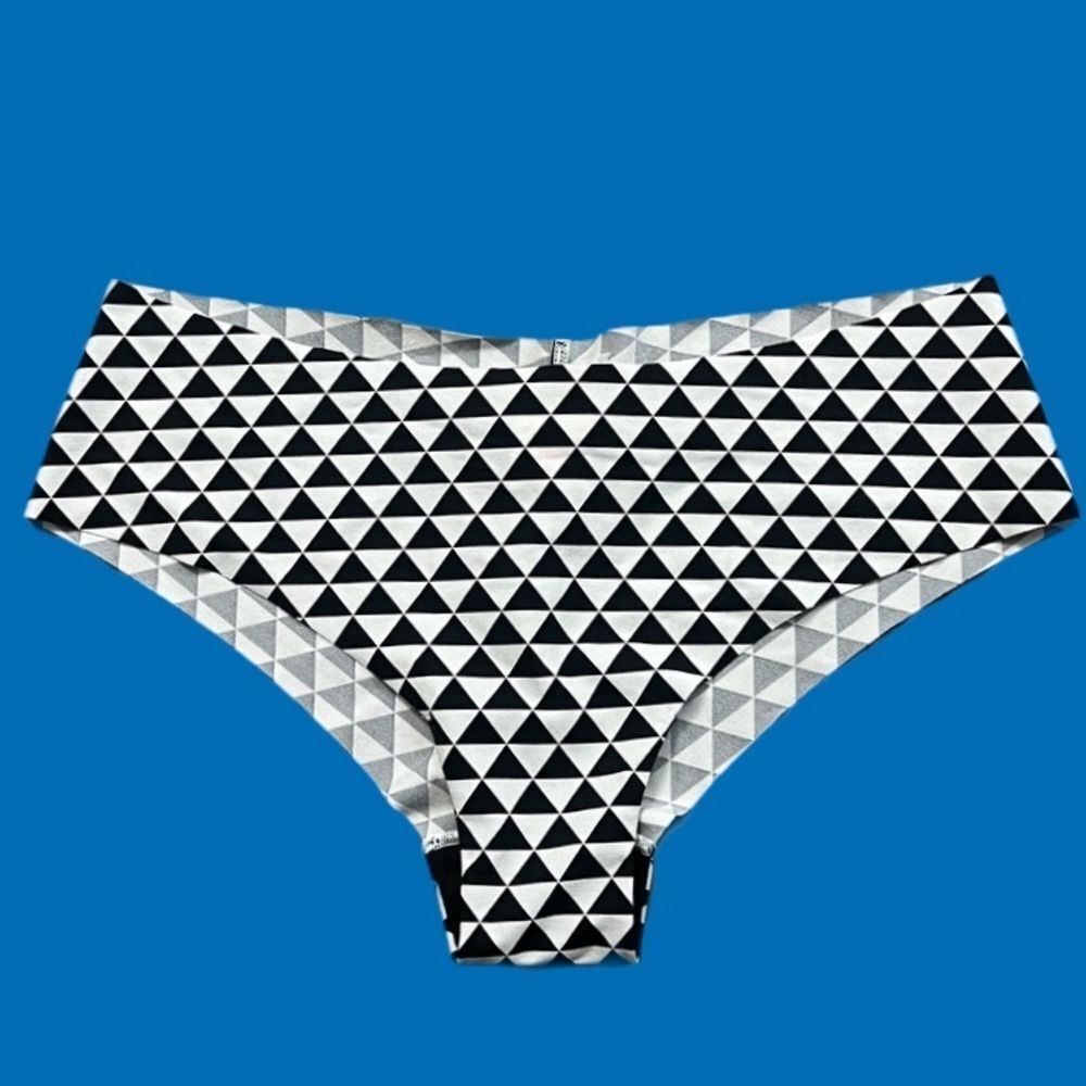 Victorias Secret Pink Supersoft Seamless No Show Cheeky panty white & black L